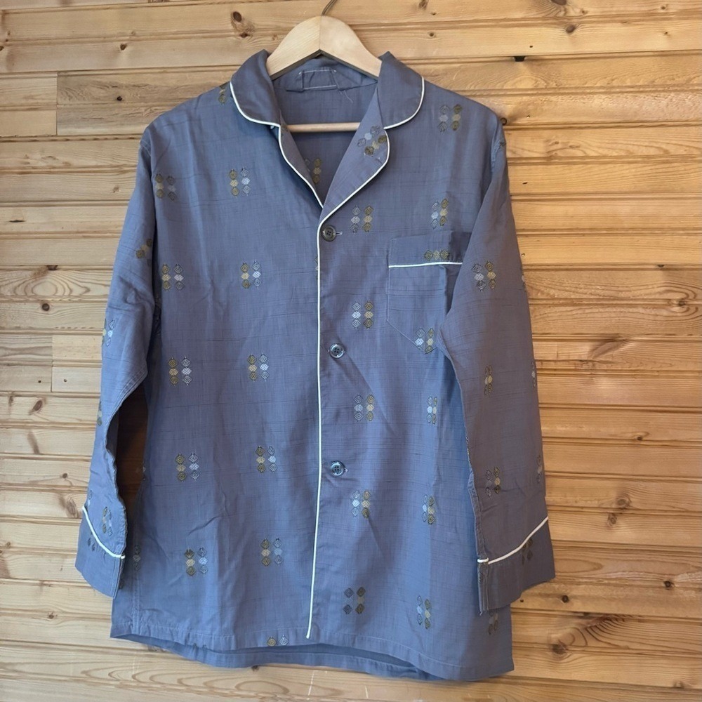 PleetwayPajama Top  Balloon Seat Japanese XL Lt Blue Embroidered Buttons